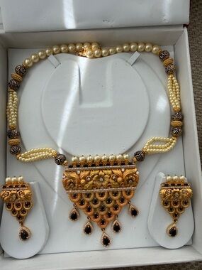Gold and Cream Pearl Pendant Necklace Set with navy Teardrop Accents